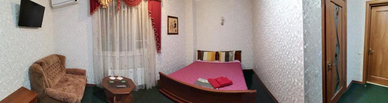 Atrium Hotel Melitopol Exterior photo